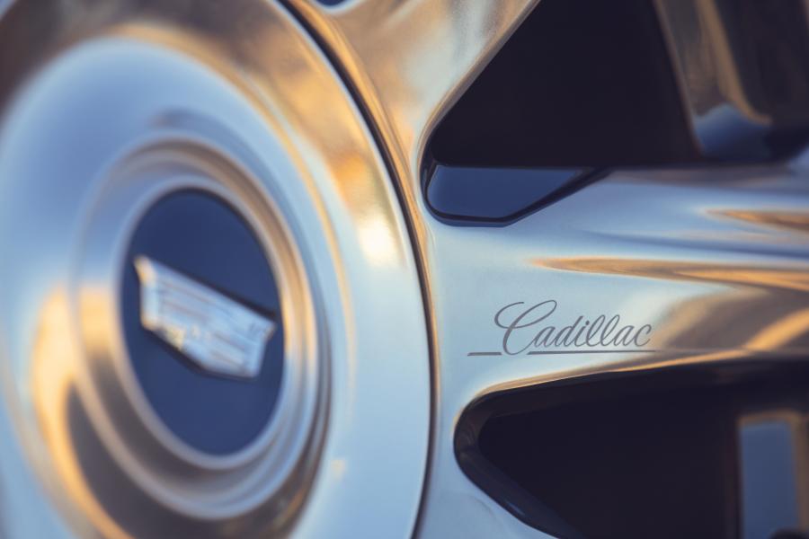 Колеса Cadillac Escalade Platinum Luxury 2020 года  (NA) (фото 13 из 45)